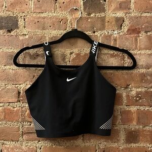 Nike pro athletic top size small